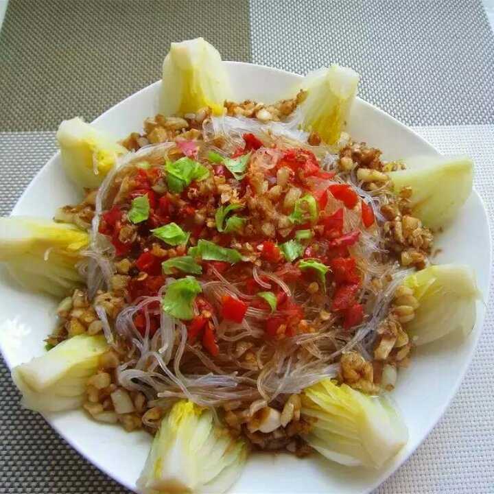 晴 雨做的蒜蓉粉丝娃娃菜