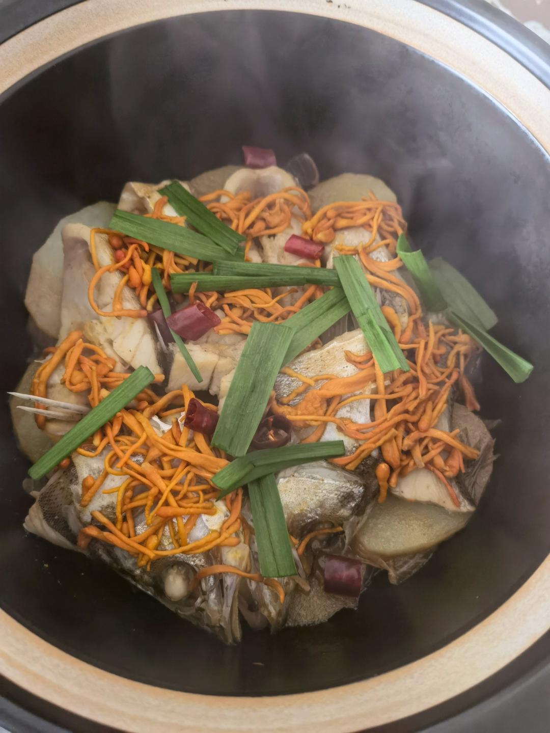 家常砂锅鲈鱼