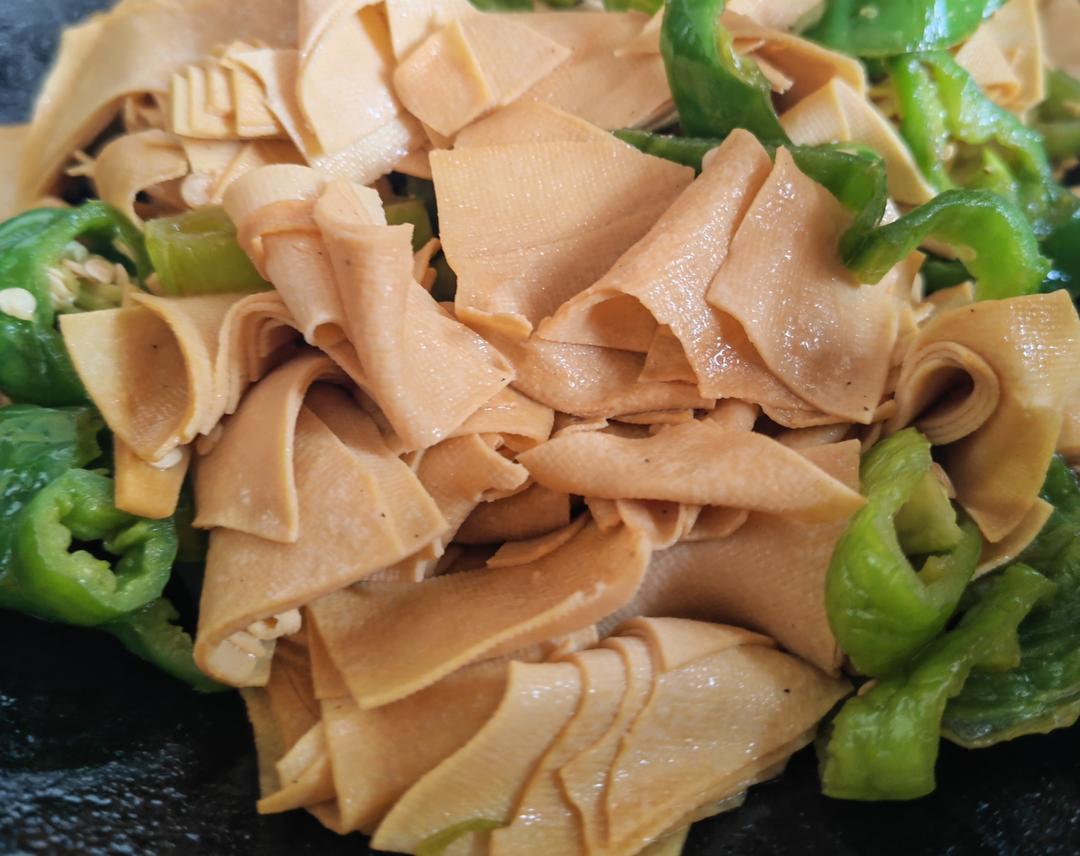 不用厨艺的尖椒干豆腐