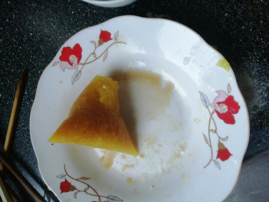 咸蛋黄大肉粽子