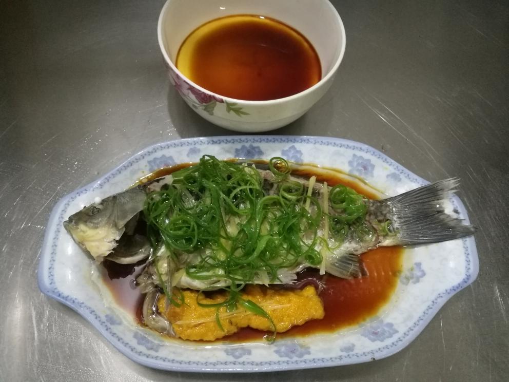 蒸鲫鱼