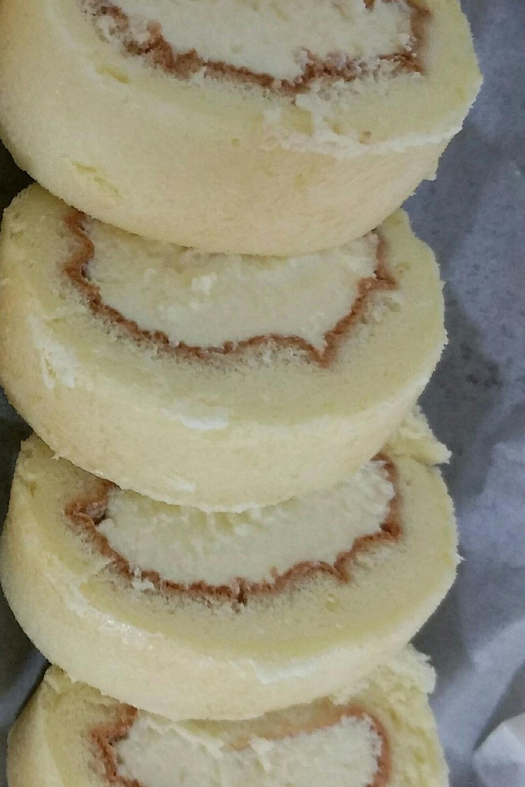《Tinrry下午茶》教你做基础原味蛋糕卷