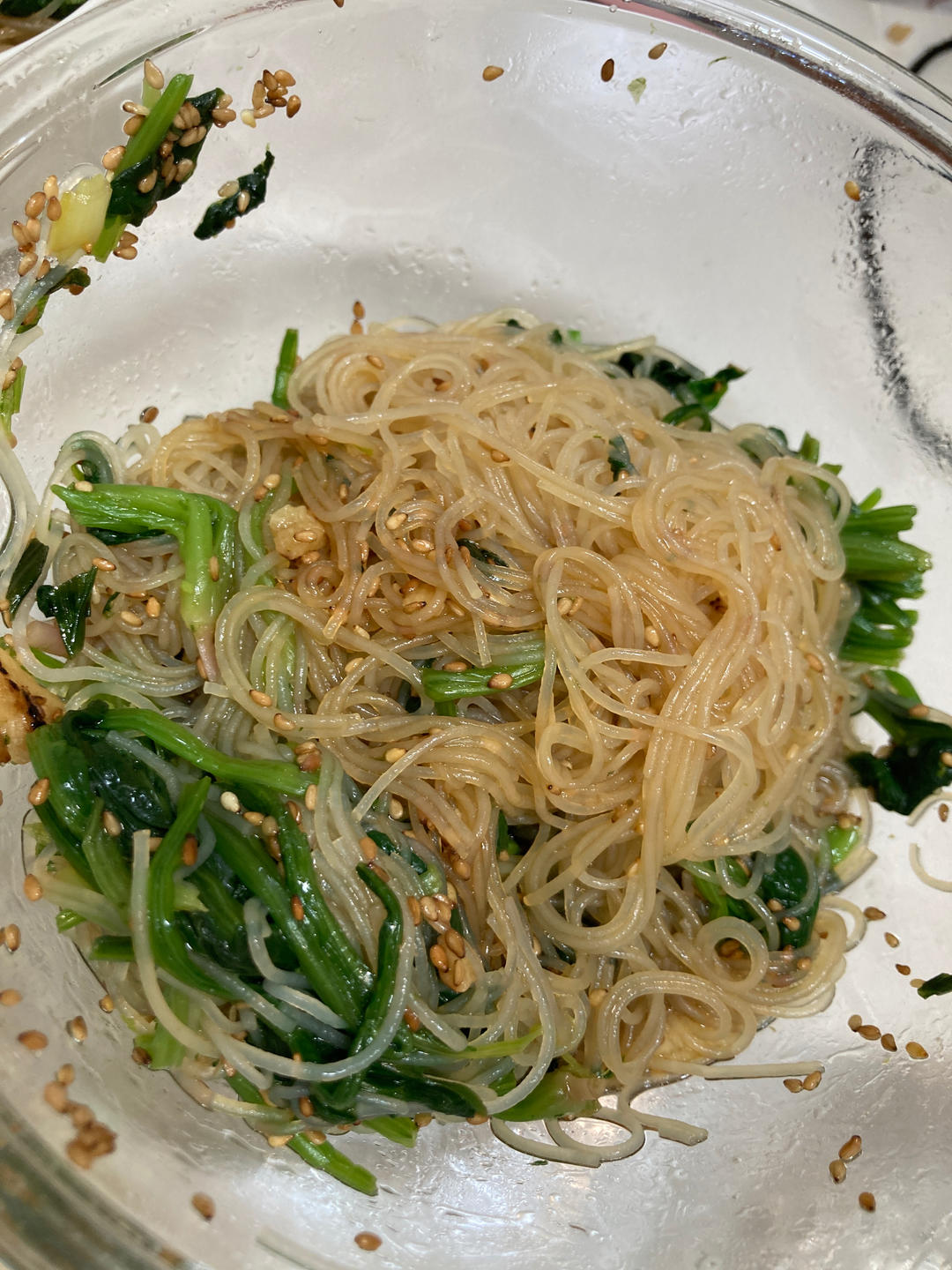 凉拌菠菜粉丝（好吃到光盘）