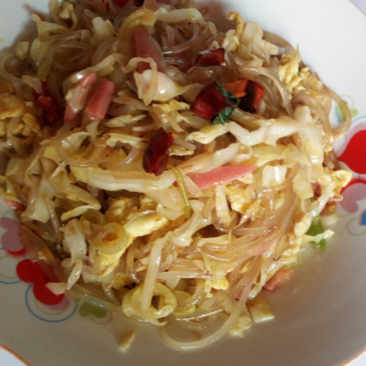 包菜粉丝炒鸡蛋