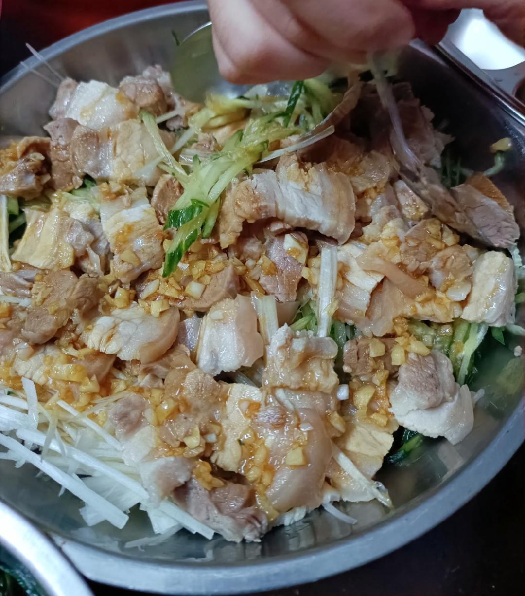 肥而不腻的蒜泥白肉
