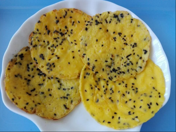 如纸薄酥脆的烙饼丨南瓜芝麻饼和萝卜汤 · 圆满素食