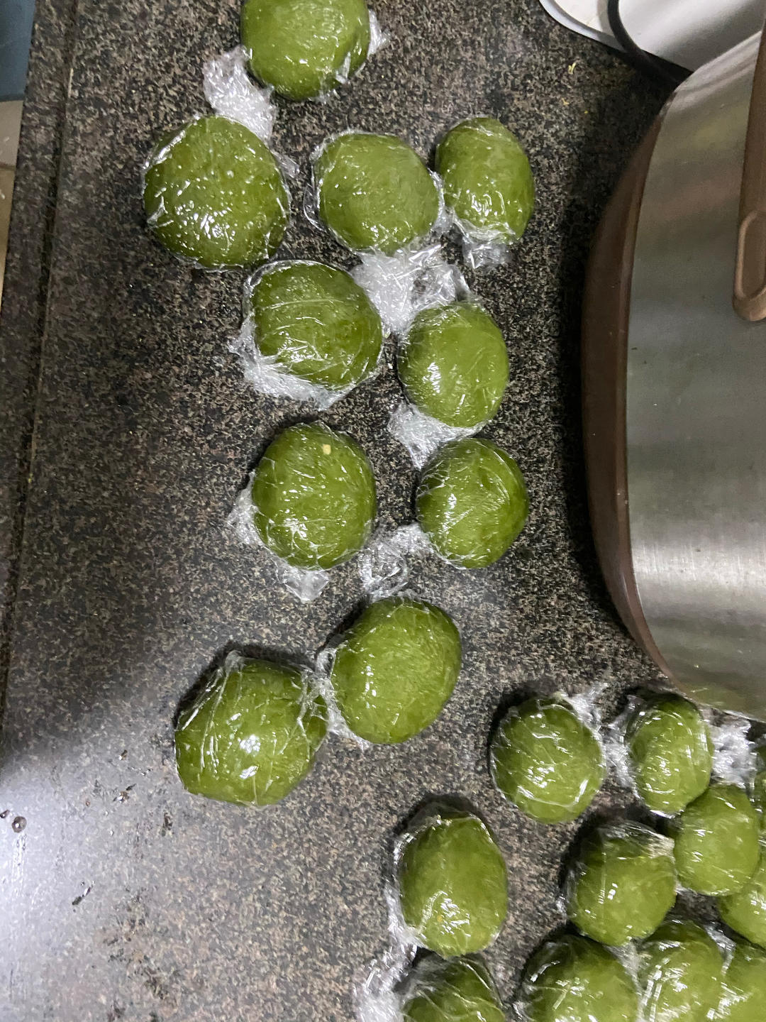 清明必吃的艾草青团