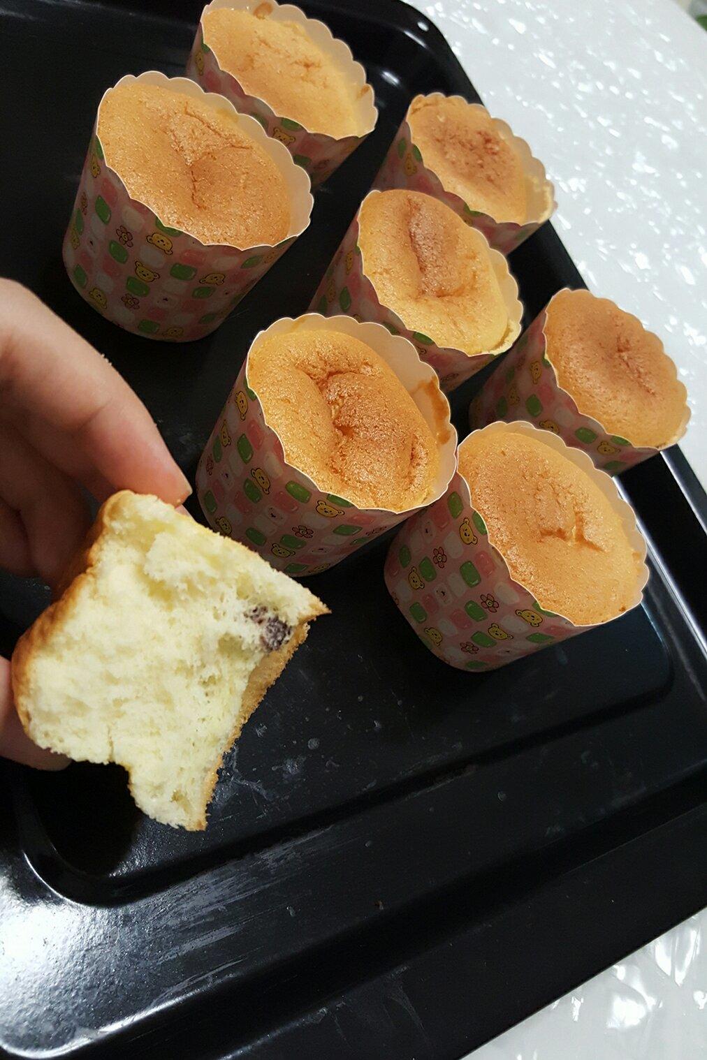 戚风杯子蛋糕^_^不开裂不回缩喔～