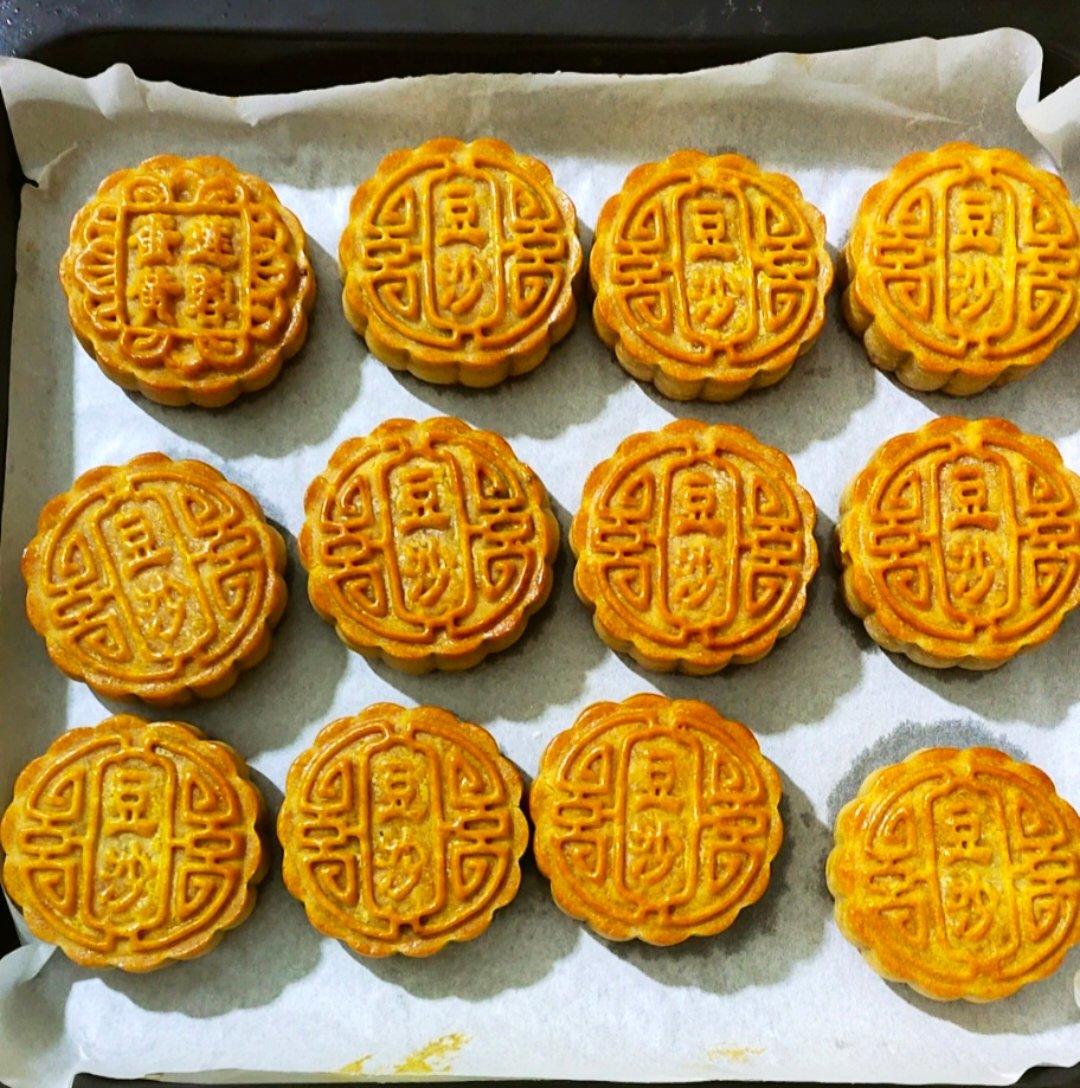 广式莲蓉蛋黄月饼