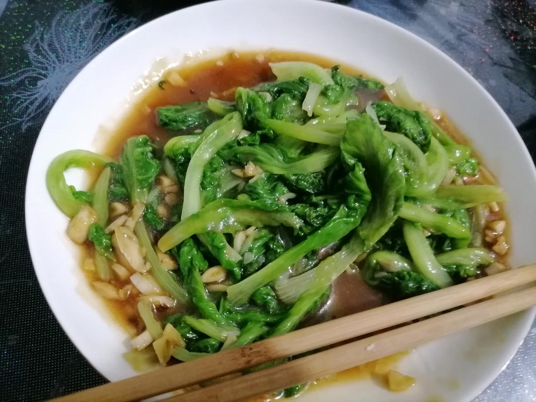 蒜蓉蚝油生菜，清脆爽口，色香味俱全