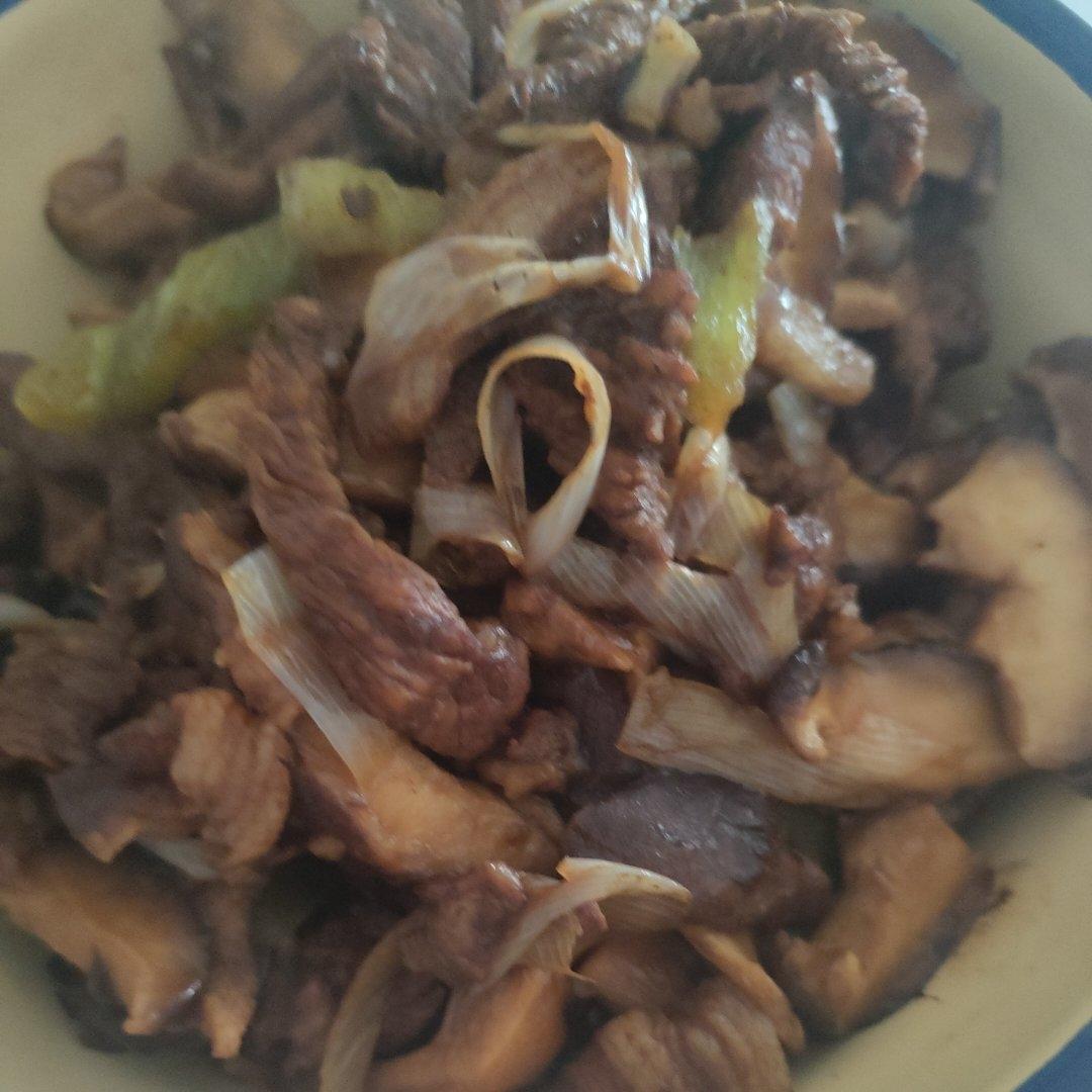 香菇炒肉｜贼香