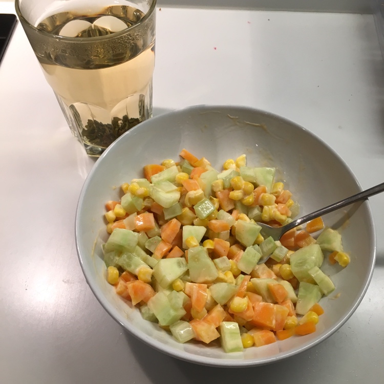 超简单 玉米蔬菜丁沙拉的做法 步骤4