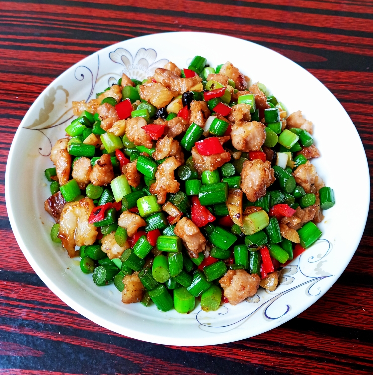 台湾名菜“苍蝇头”~巨下饭又营养的蒜薹炒肉丁的做法 步骤10