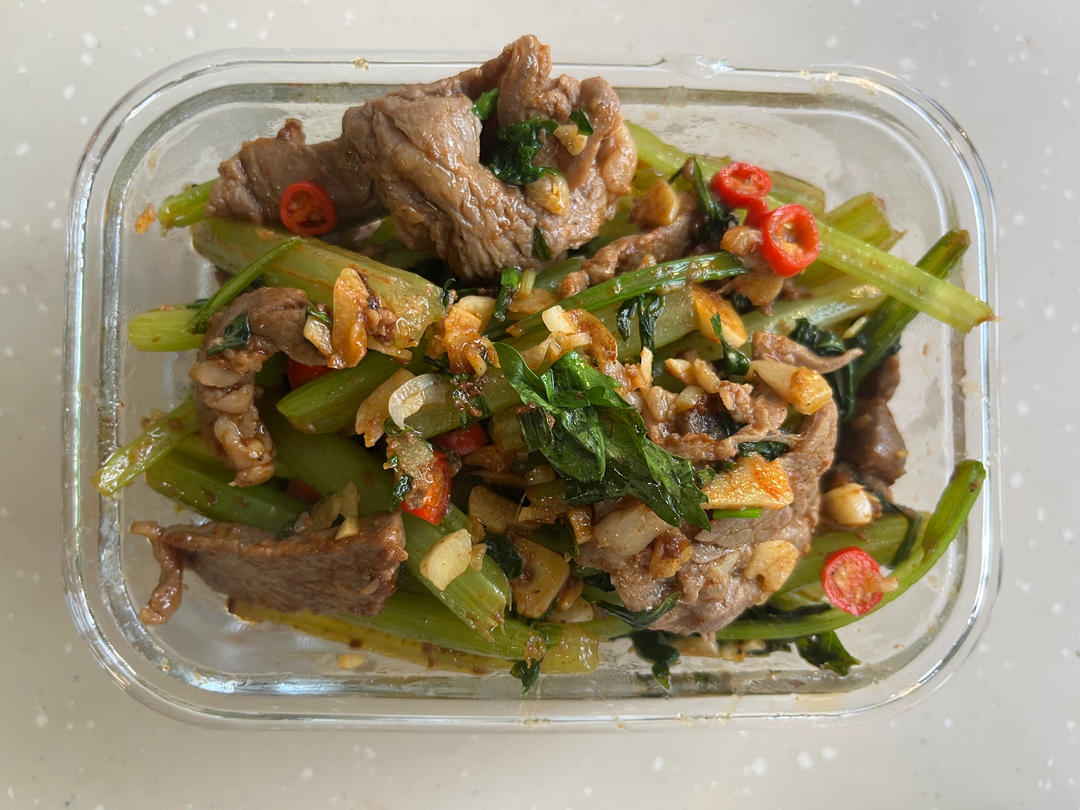 下饭神器又来了，试试这道芹菜炒牛肉！！