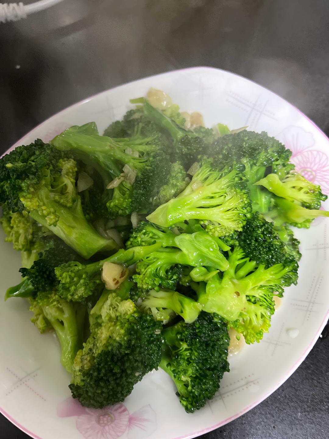 好吃到爆的耗油蒜蓉西兰花(从不修图，喜欢请关注)
