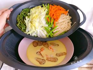 一锅三出/松茸老鸭汤/松茸蒸蛋/蒸蔬菜的做法 步骤6