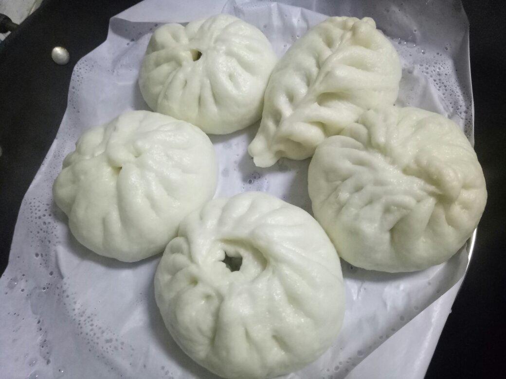鲜美多汁的洋葱牛肉包子