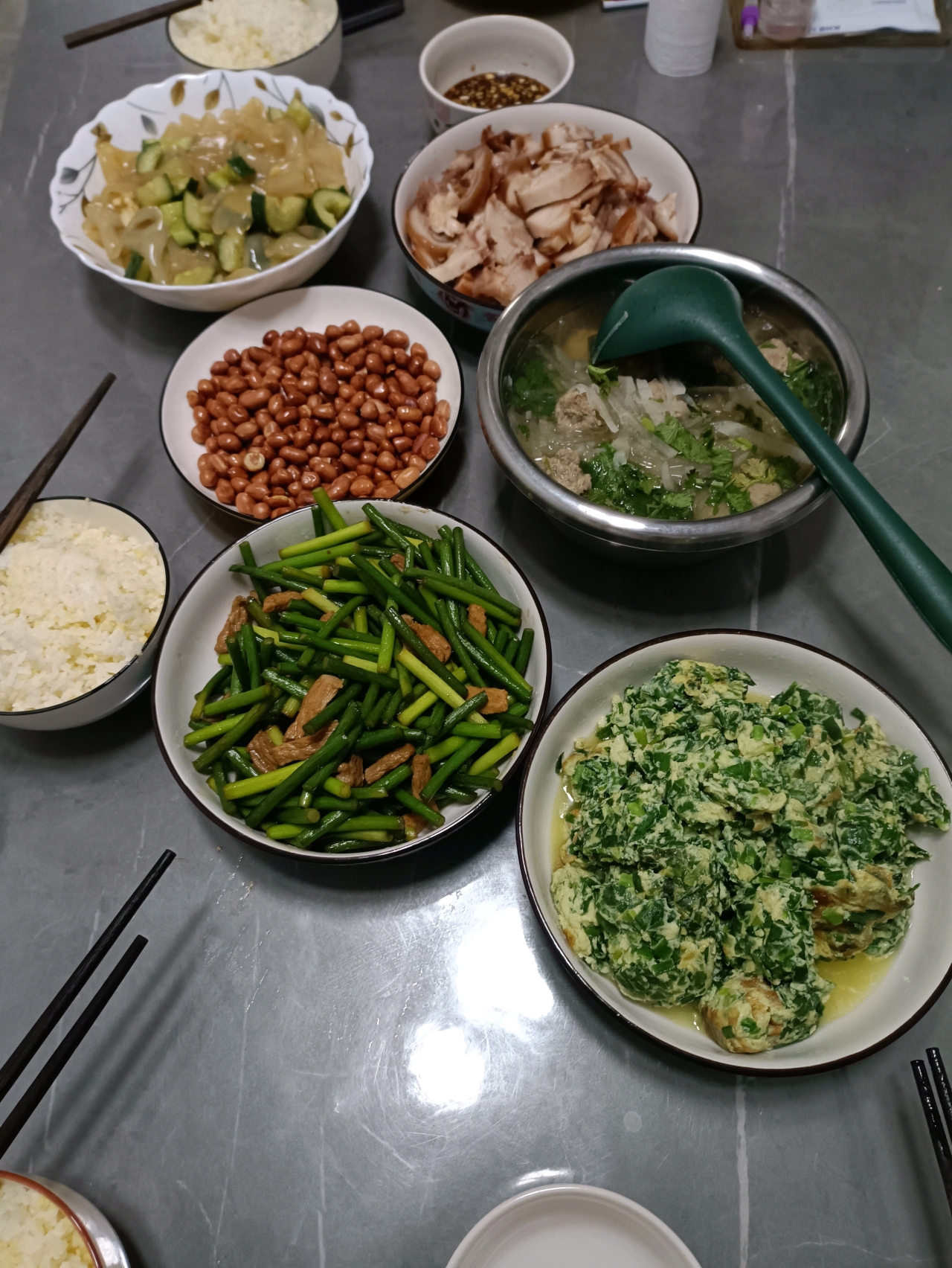 简单易做的下饭菜－蒜苔炒肉