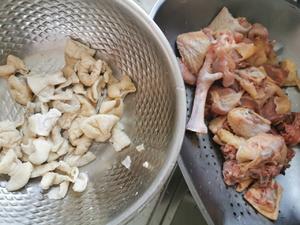 肥肠芋儿鸡🍲的做法 步骤1