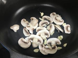 芝士蘑菇鸡排的做法 步骤4