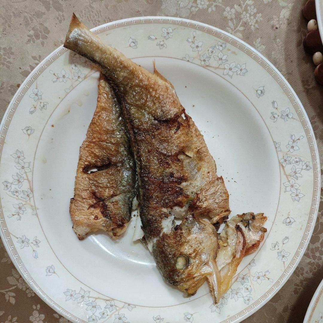 干煎黄鱼