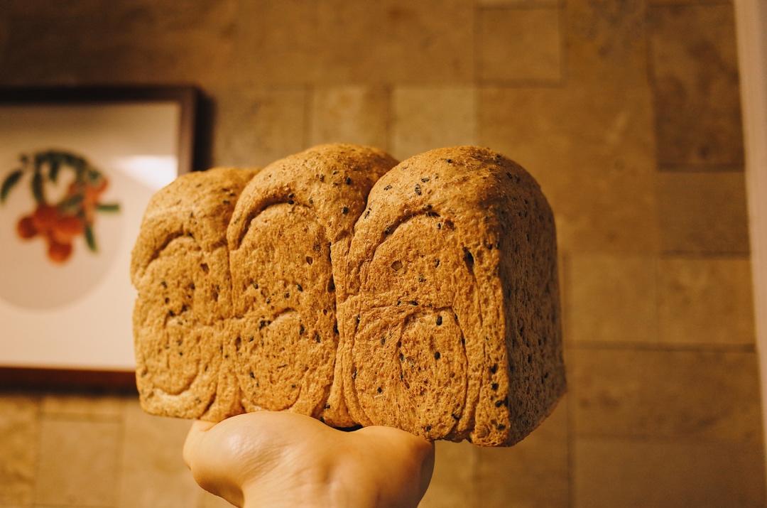 65%全麦吐司 王后粗麸/粗粒全麦粉 无奶低糖低油也可以很松软的粗粒全麦吐司