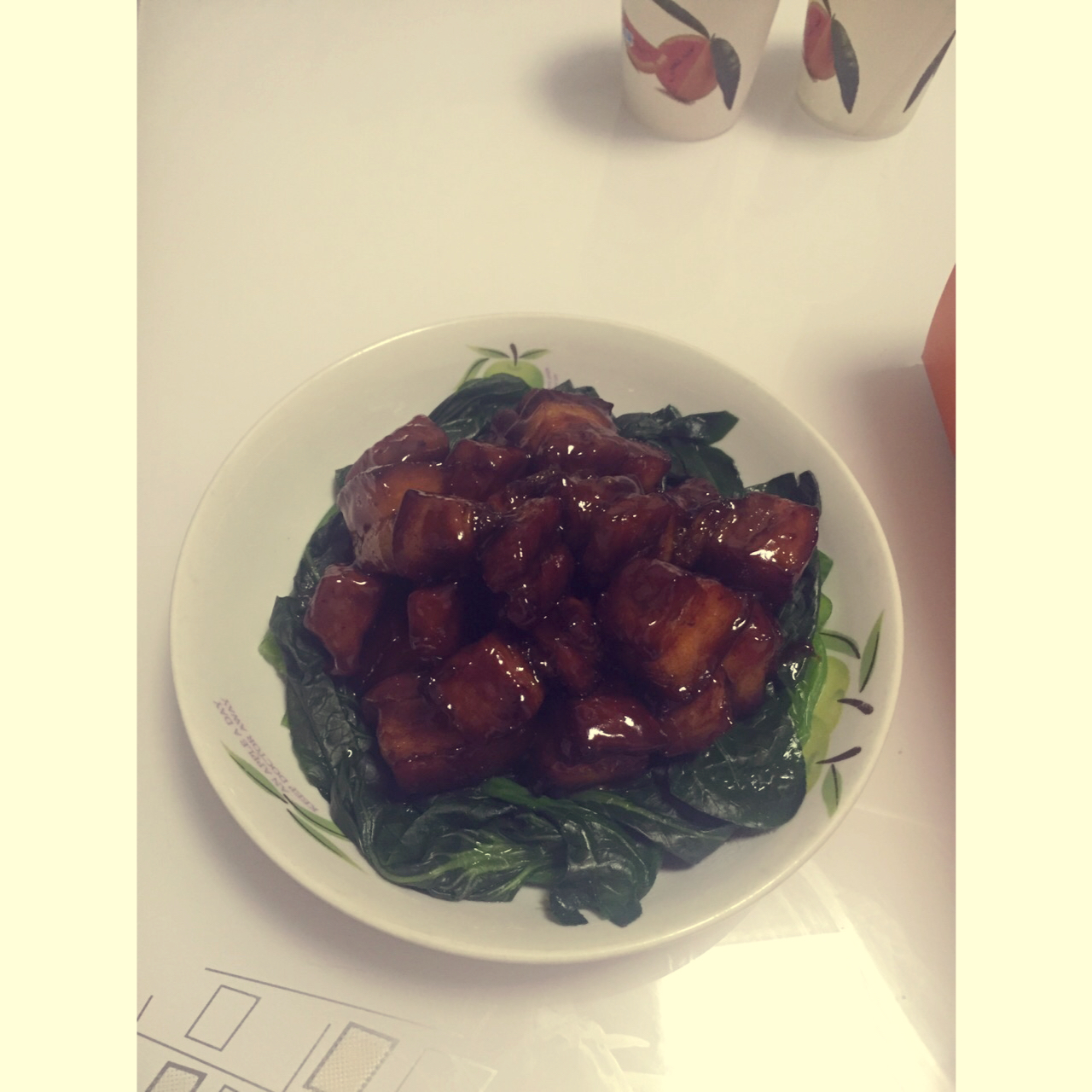 吃着碗里望着锅里的红烧肉