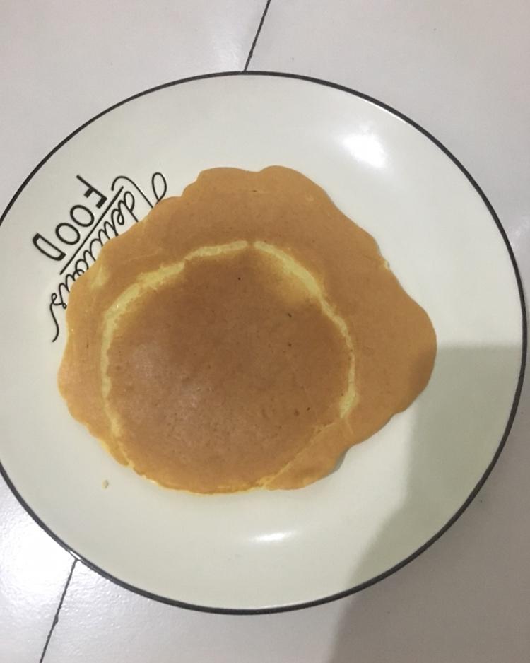 【减脂早餐】无油香蕉松饼（超简单）