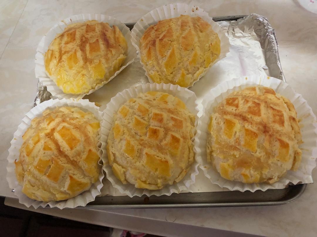 好吃到炸裂的港式菠萝包（附带制作酥皮的小视频）