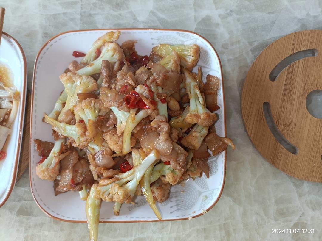 干煸菜花（花菜炒肉）