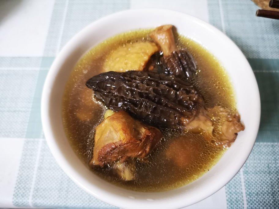 羊肚菌土鸡汤