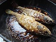 家常干烧黄花鱼的做法 步骤7
