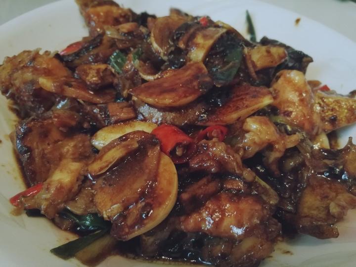 这么做《中餐厅》里的砂锅鱼头煲，超简单！