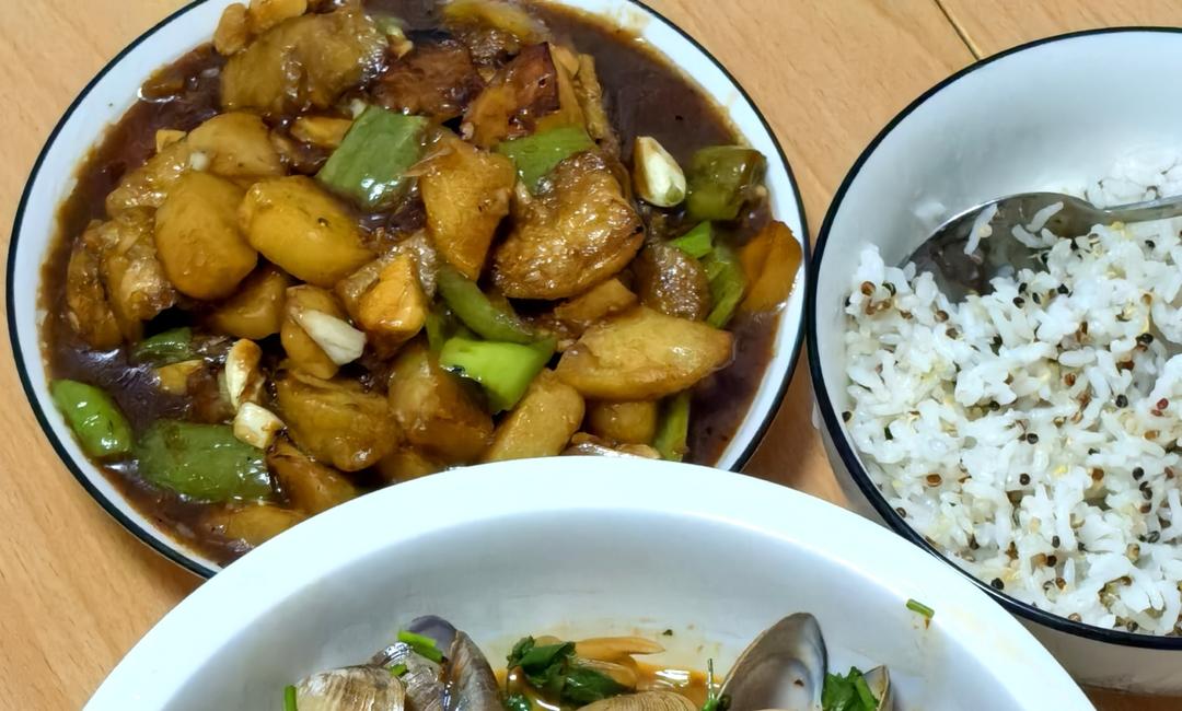 地三鲜（茄子，土豆，青椒）