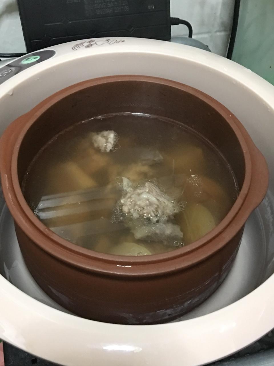 【秋季降火润肺】莲藕雪梨筒骨汤