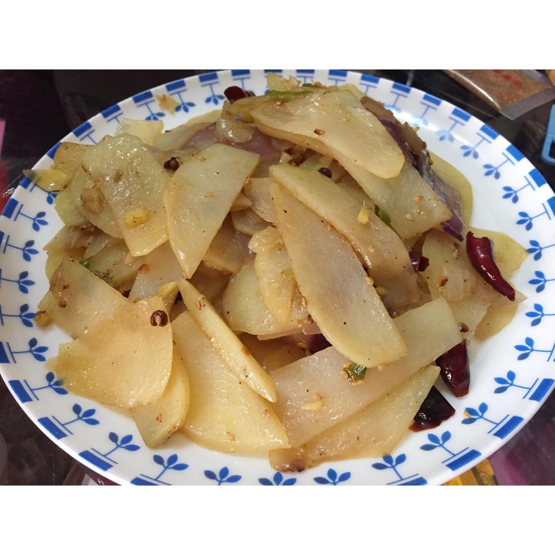边吃边流泪的「孜然土豆片」
