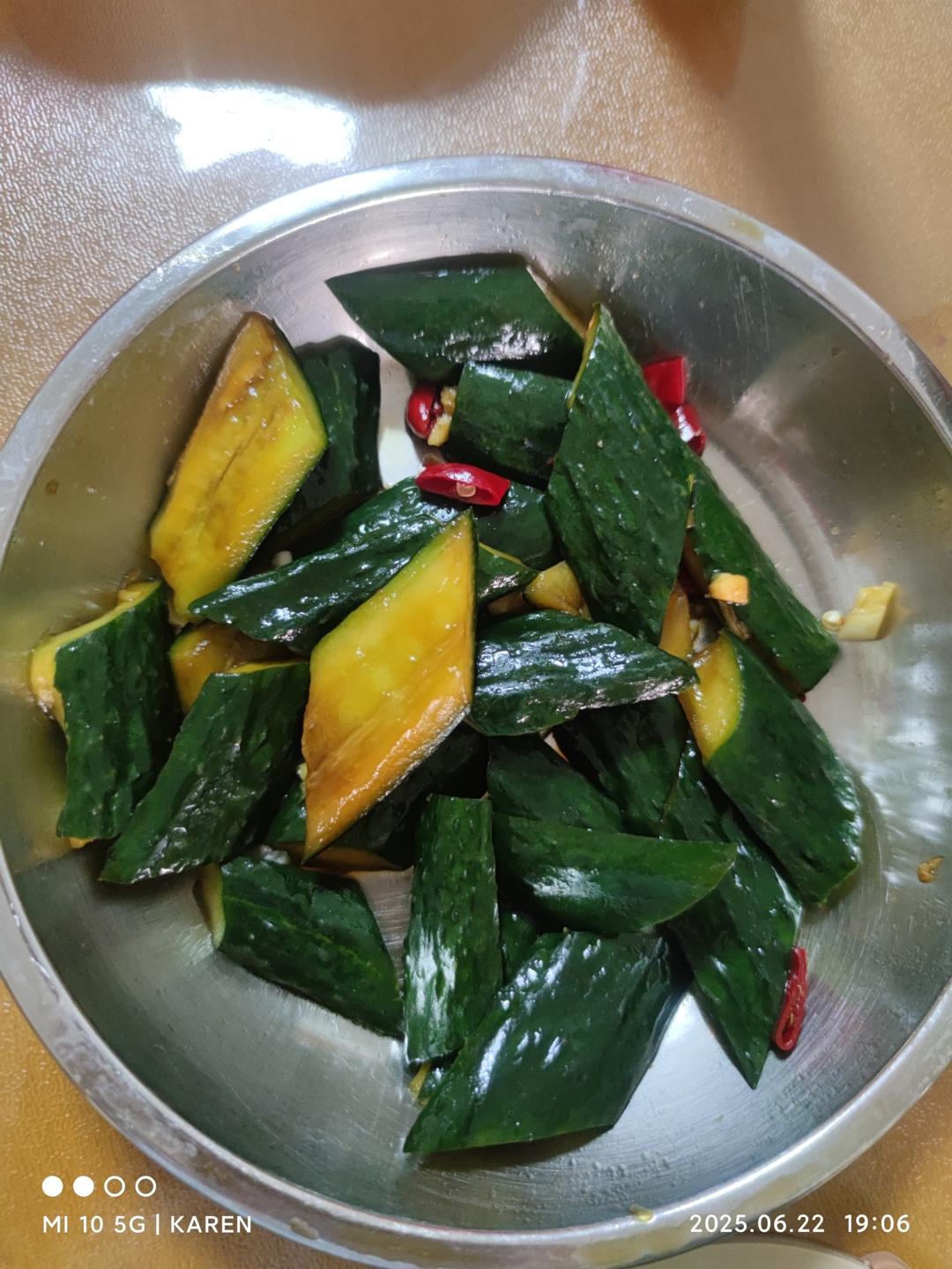 夏季简单快速凉拌黄瓜