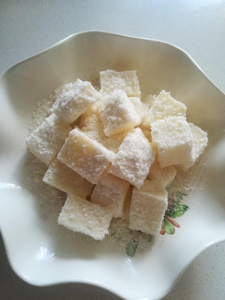 完胜85度C牛奶椰丝小方