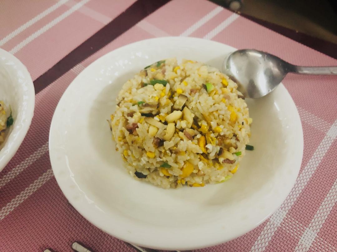 厨师长教你“蛋炒饭”如何做才好吃，答案都在这里面！