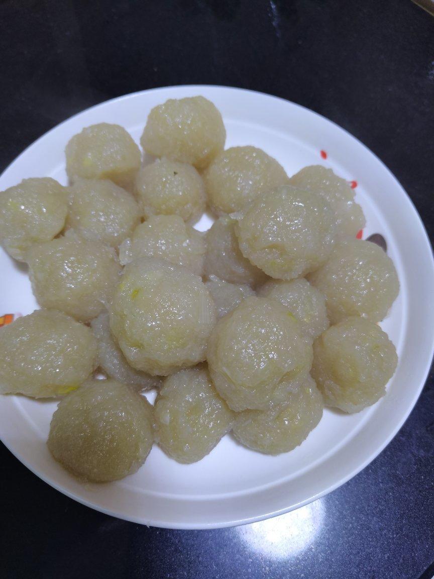 灔孇飝做的陕北特色小吃黑愣愣洋芋馍馍