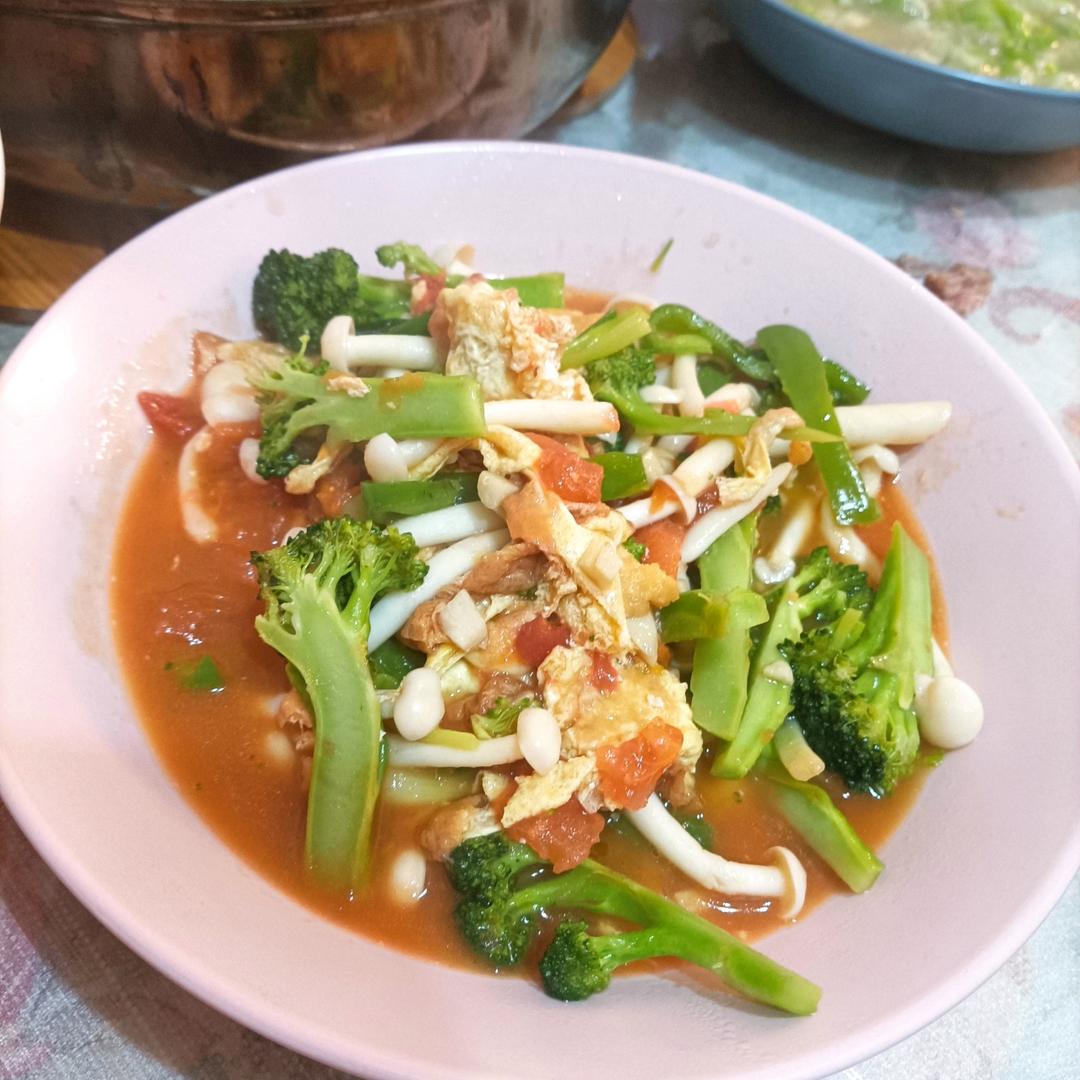 西红柿炒海鲜菇