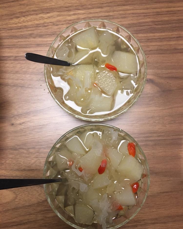 冰糖银耳梨汤