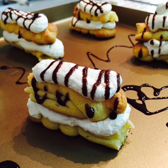 喵喵喵哒做的巧克力闪电泡芙