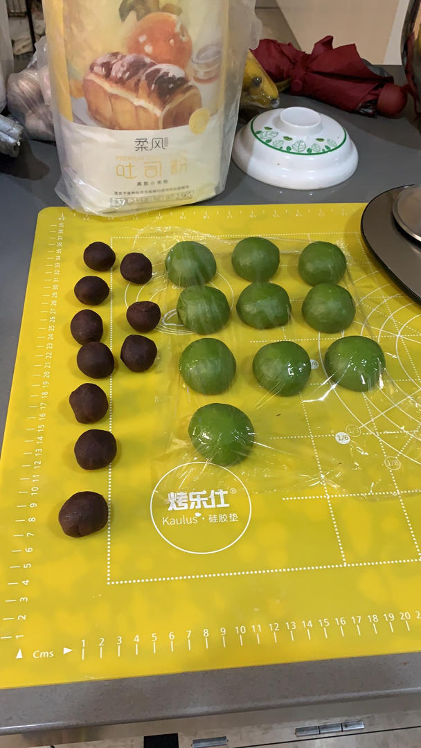 颜值逆天的中国结抹茶豆沙包