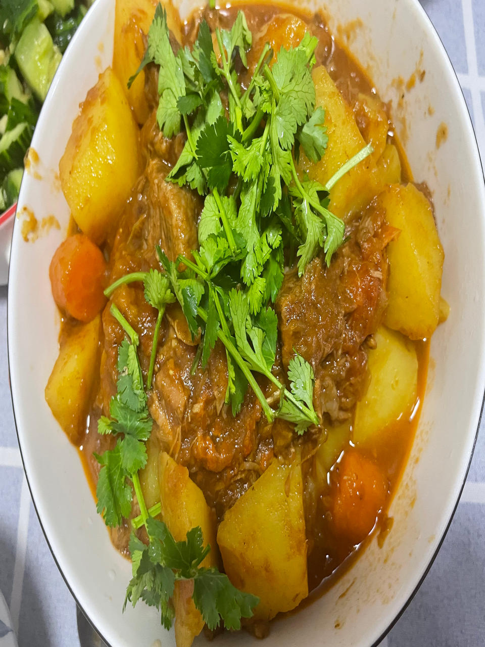 番茄土豆胡萝卜牛腩（牛肉鲜嫩的独家秘诀）