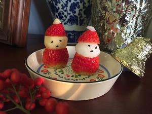 简化版 草莓圣诞老人的做法 步骤2