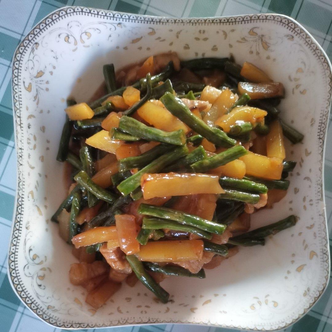 土豆焖豆角
