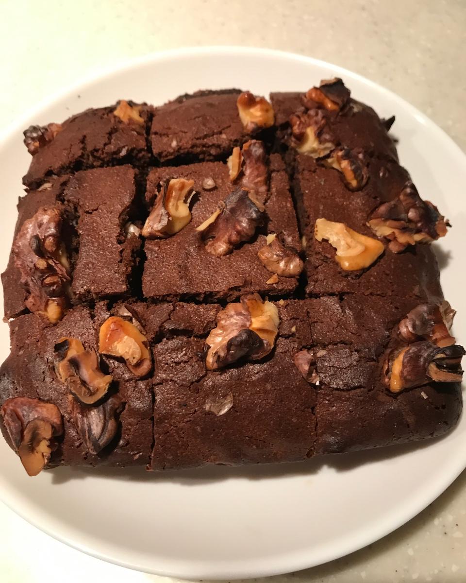 香味浓郁的巧克力布朗尼蛋糕