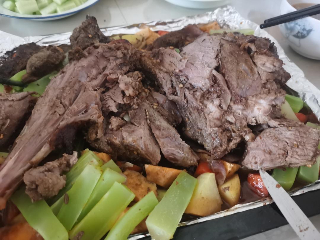 孜然蒜香烤羊腿