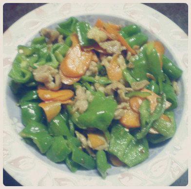 胡萝卜青椒炒肉片